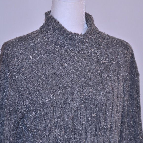 8/$20 Absolutely by creative cotton Vintage Turtleneck Sweater - Picture 6 of 9